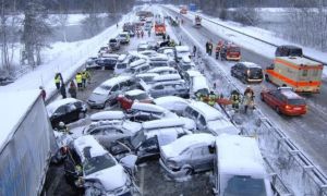 Đức: Tai nạn rất nhiều do tuyết rơi mạnh và đường đóng băng trơn trượt, hàng...