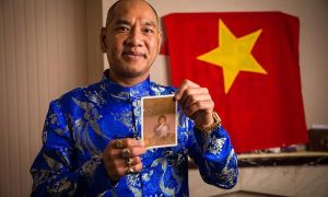 Người đàn ông Anh gốc Việt đoàn tụ với mẹ già ở VN sau 43 năm