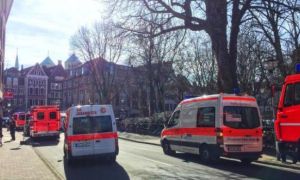 Đức: Xe 'điên' lao vào đám đông, nhiều người thương vong