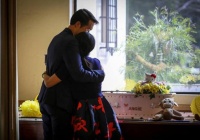 Tình yêu tuyệt vọng của cặp đôi Việt kiều biết trước sẽ ‘mất con ngay lúc ra đời’