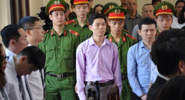 Vụ xét xử BS Hoàng Công Lương: Nguyên GĐ BVĐK tỉnh vẫn vắng mặt