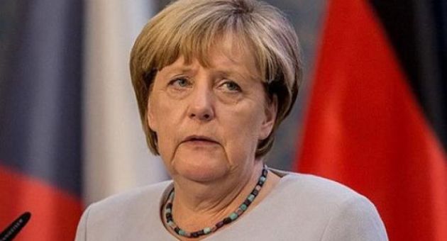 Sau Thượng đỉnh EU, bà Merkel vẫn bất đồng với đảng CSU