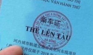 Người Việt phản ứng gay gắt về vé tàu in chữ TQ