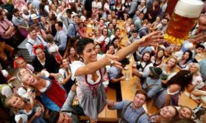 Choáng ngợp lễ hội bia lớn nhất thế giới Oktoberfest tại Đức