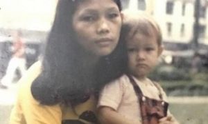 Gửi con 3 tuổi theo chiến dịch babylift, người mẹ 43 năm ân hận đi tìm