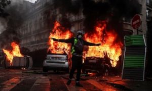 Bạo loạn khủng khiếp “chưa từng có” làm Paris hoa lệ như đang trong cuộc chiến
