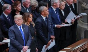 Bức ảnh trước-sau đắt giá và nỗi cô đơn tận cùng của “sư tử” Trump giữa lễ...
