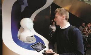 Sân bay Đức thử nghiệm robot AI nói được 9 thứ tiếng