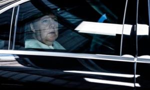 Bà Merkel ‘run rẩy’ khiến châu Âu lo lắng về khoảng trống để lại