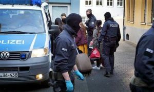 Đức bắt 9 nghi phạm người Việt trong đường dây buôn người