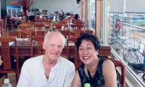 Cựu binh Mỹ thăm nhà mối tình đầu ở Đồng Nai, được người thân chào đón