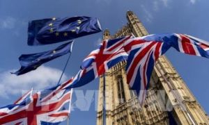 Anh và EU vẫn chưa tìm được hướng thay thế cho điều khoản “chốt chặn”