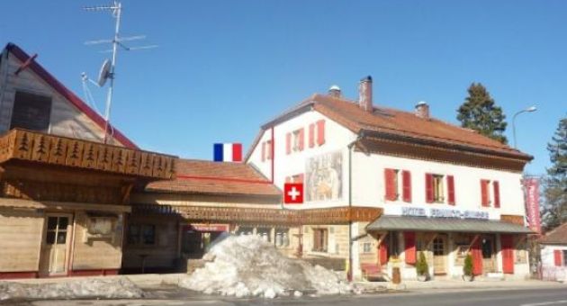 Nơi khách ngủ ở Thụy Sĩ nhưng phải sang Pháp nếu muốn đi toilet