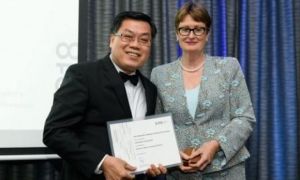 Giáo sư gốc Việt đầu tiên được bầu vào Viện Hàn lâm Y học Úc