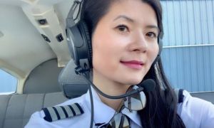 Cô gái gốc Việt ngủ nhờ ở sân bay để học thành phi công