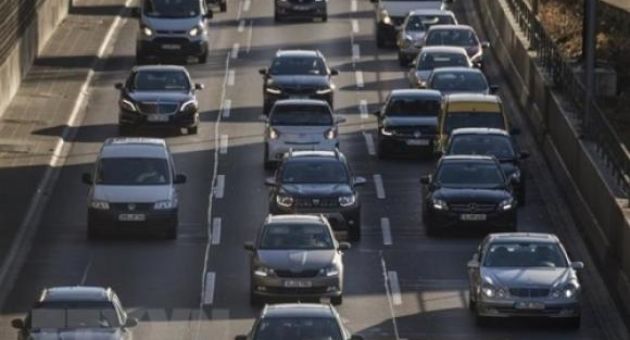 Đức: Doanh số bán ôtô giảm mạnh do quy định mới về khí thải của EU