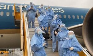 4 chuyến bay chở 180 khách từ châu Âu về Tân Sơn Nhất, Vân Đồn