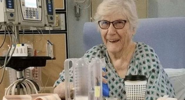 Cụ bà 90 tuổi kể lại khoảnh khắc 