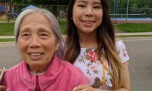 Cụ bà Canada gốc Việt bị chửi rủa, ném trứng