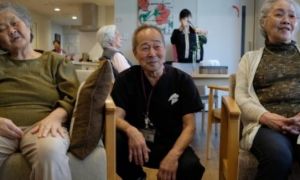 Cuộc sống trong nhà dưỡng lão ở Nhật: Nhân viên già hơn khách hàng