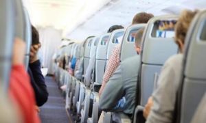 Cựu tiếp viên hàng không tiết lộ ‘khung giờ vàng‘ để đi vệ sinh trên máy bay