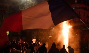 Bạo loạn, biểu tình khắp nước Pháp phản đối dự luật cấm quay phim cảnh sát