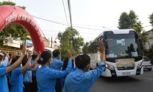Gần 400 công nhân hủy vé 'chuyến xe sum vầy', ở lại Đồng Nai đón tết