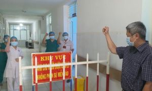 Thứ trưởng Bộ Y tế Nguyễn Trường Sơn: 'Cảm phục sự hi sinh của đồng nghiệp'