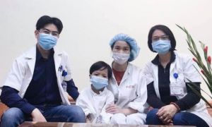 Bệnh nhi ghép tim nhỏ tuổi nhất Việt Nam được ra viện