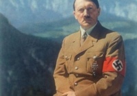 Hitler thật sự đã trốn thoát bằng cách... phẫu thuật thẩm mỹ?