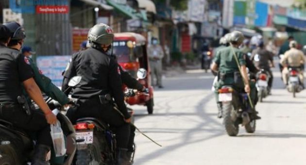Cảnh sát trưởng Phnom Penh: Cảnh sát cầm roi mây chỉ để răn đe người vi phạm...