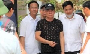 Vì sao không còng tay nghi phạm bắn chết 2 người ở Nghệ An?