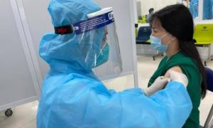Việt Nam ghi nhận ca tử vong đầu tiên sau tiêm vaccine Covid-19