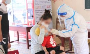 Bé trai 4 tuổi ở Đà Nẵng bị lây nhiễm COVID-19 từ bố mẹ sau 23 ngày cách ly và...