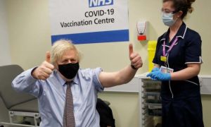 Cách các nước mua được vaccine Covid-19 sớm