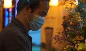 Chủ nhà hàng Việt tại Mỹ không phục vụ người chưa tiêm vắc xin