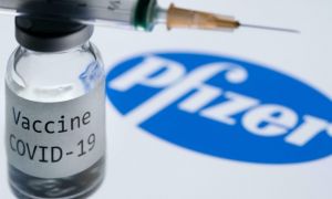 Pfizer công bố hiệu quả của mũi tiêm thứ ba