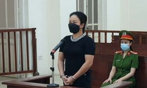 Chủ quán cho 32 khách ''hát karaoke chui'' bị phạt 12 tháng tù