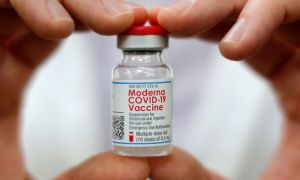Đan Mạch tiếp tục tiêm vắc xin Moderna cho người dưới 18 tuổi sau thông báo...