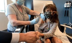 Moderna công bố: Vắc xin COVID-19 hiệu quả với trẻ 6-11 tuổi