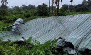 Lốc xoáy làm 20 ngôi nhà ở Đà Nẵng bị hư hỏng