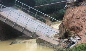 Cây cầu do ca sĩ Thủy Tiên tài trợ ở Nghệ An vừa xây đã bị nứt, nhà thầu nói gì?