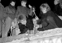 30 năm Bức tường Berlin sụp đổ: Cựu TBT Đông Đức oán lãnh đạo Liên Xô Gorbachev