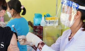 86 học sinh Thanh Hóa phản ứng sau tiêm vắc xin nhập viện theo dõi