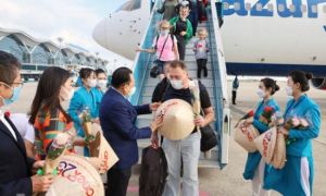Hơn 220 khách Nga đến Khánh Hòa đón năm mới