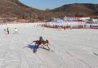 Ra mắt robot trượt tuyết có thể tranh tài với vận động viên