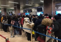 Trưa nay chuyến bay từ Romania chở gần 300 người Việt từ Ukraine về Nội Bài