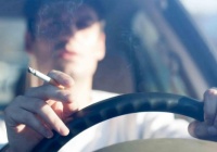Đức: Hút thuốc trong ô tô sẽ bị phạt hành chính lên tới 3.000€