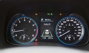 Vì sao ôtô không thể chạy tốc độ tối đa ghi trên đồng hồ?