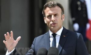 Phe cánh tả Pháp đề xuất bỏ phiếu bất tín nhiệm chính phủ